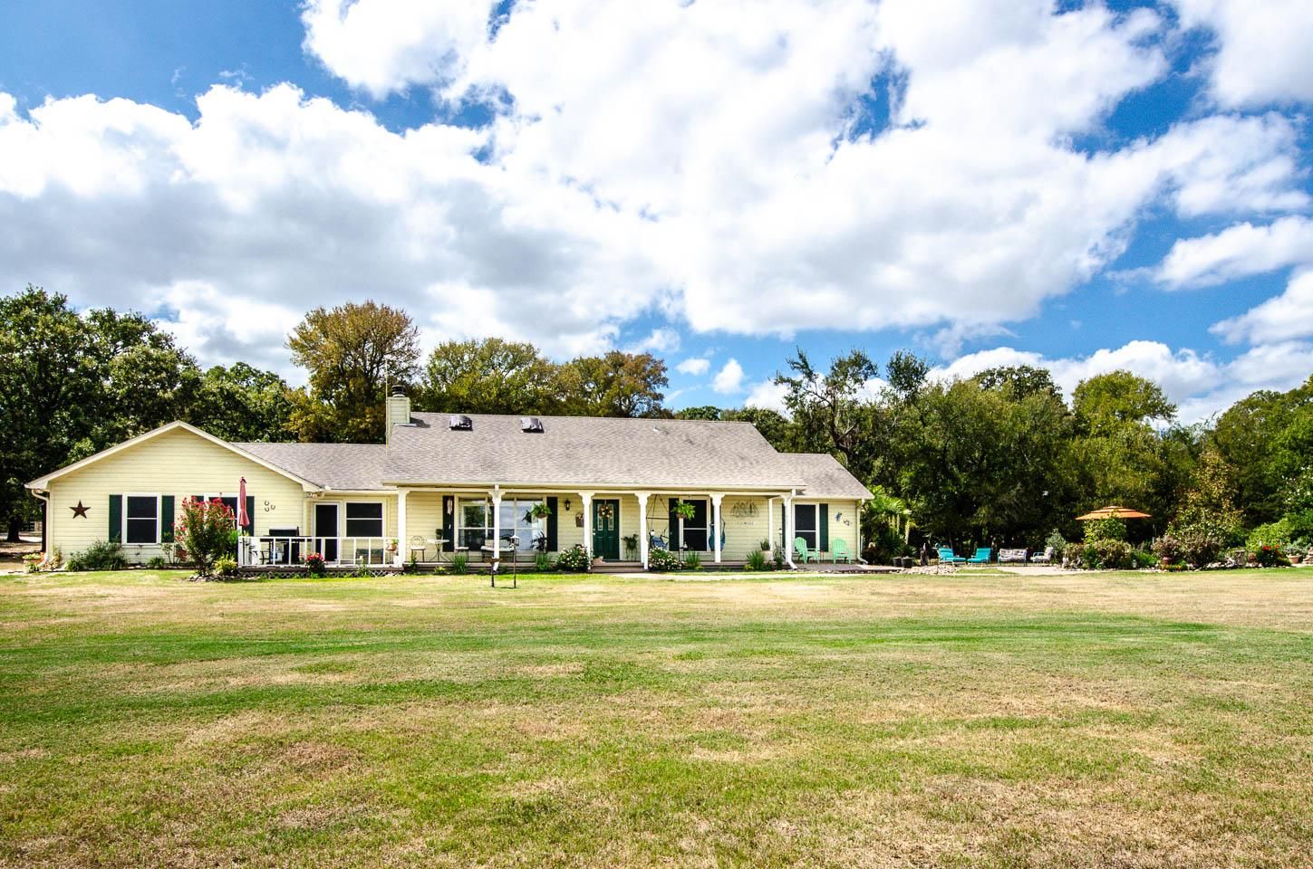 6.01 acres in Navarro County, Texas