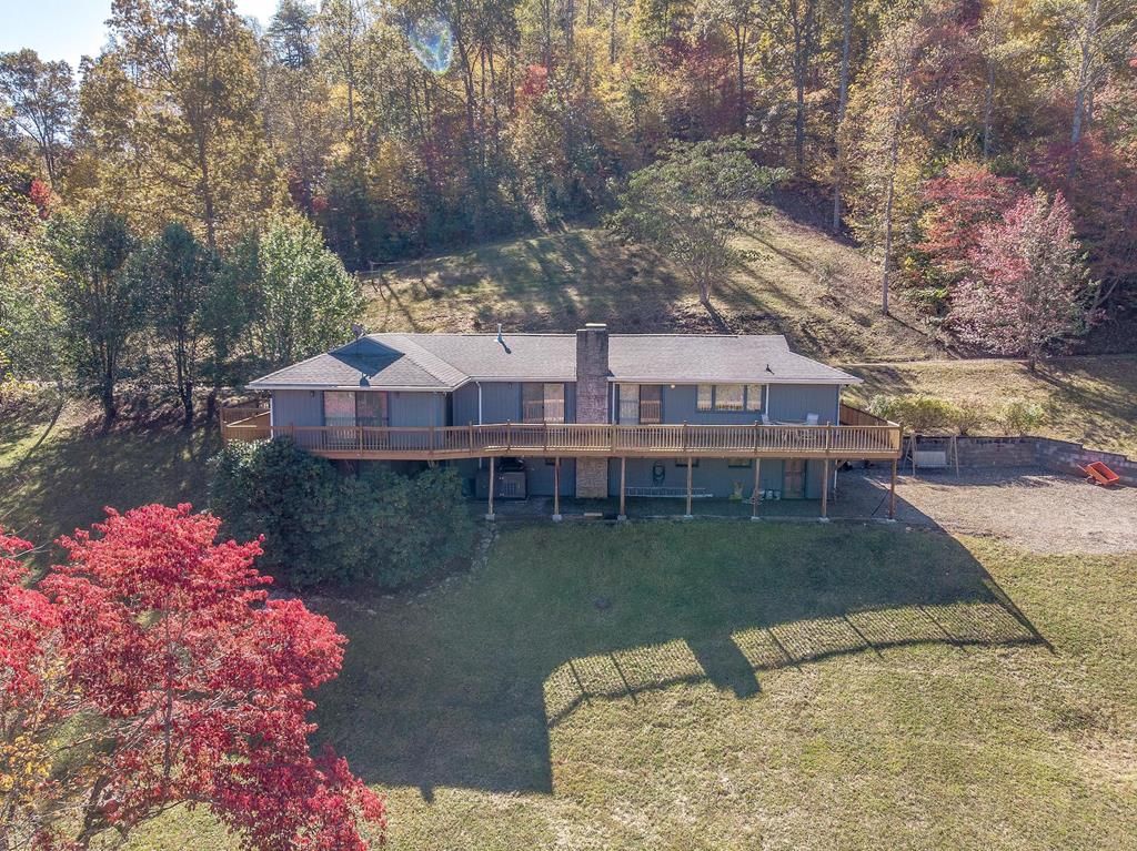 9.47 acres in Macon County, North Carolina