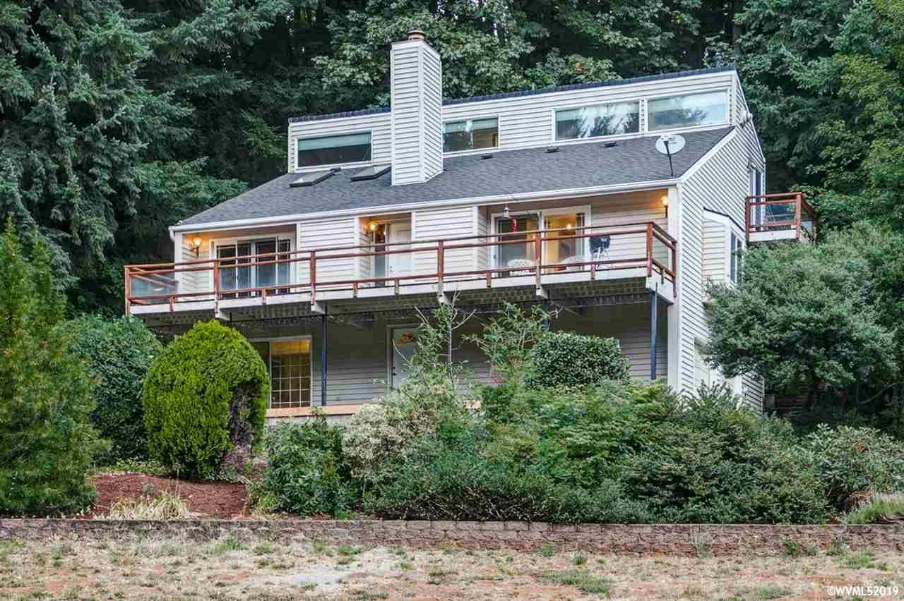 2.33 acres in Polk County, Oregon