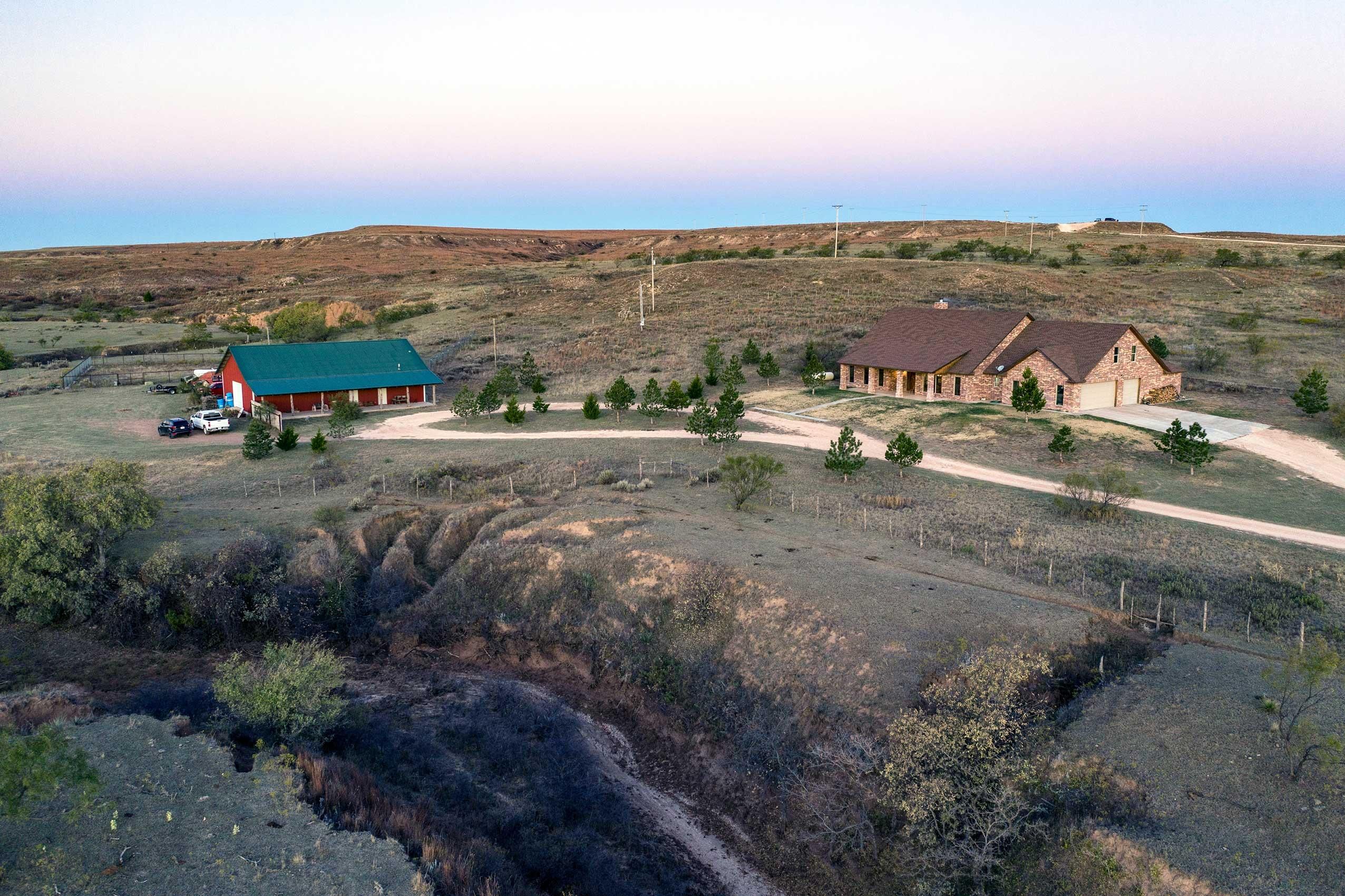 960 acres in Gray County, Texas