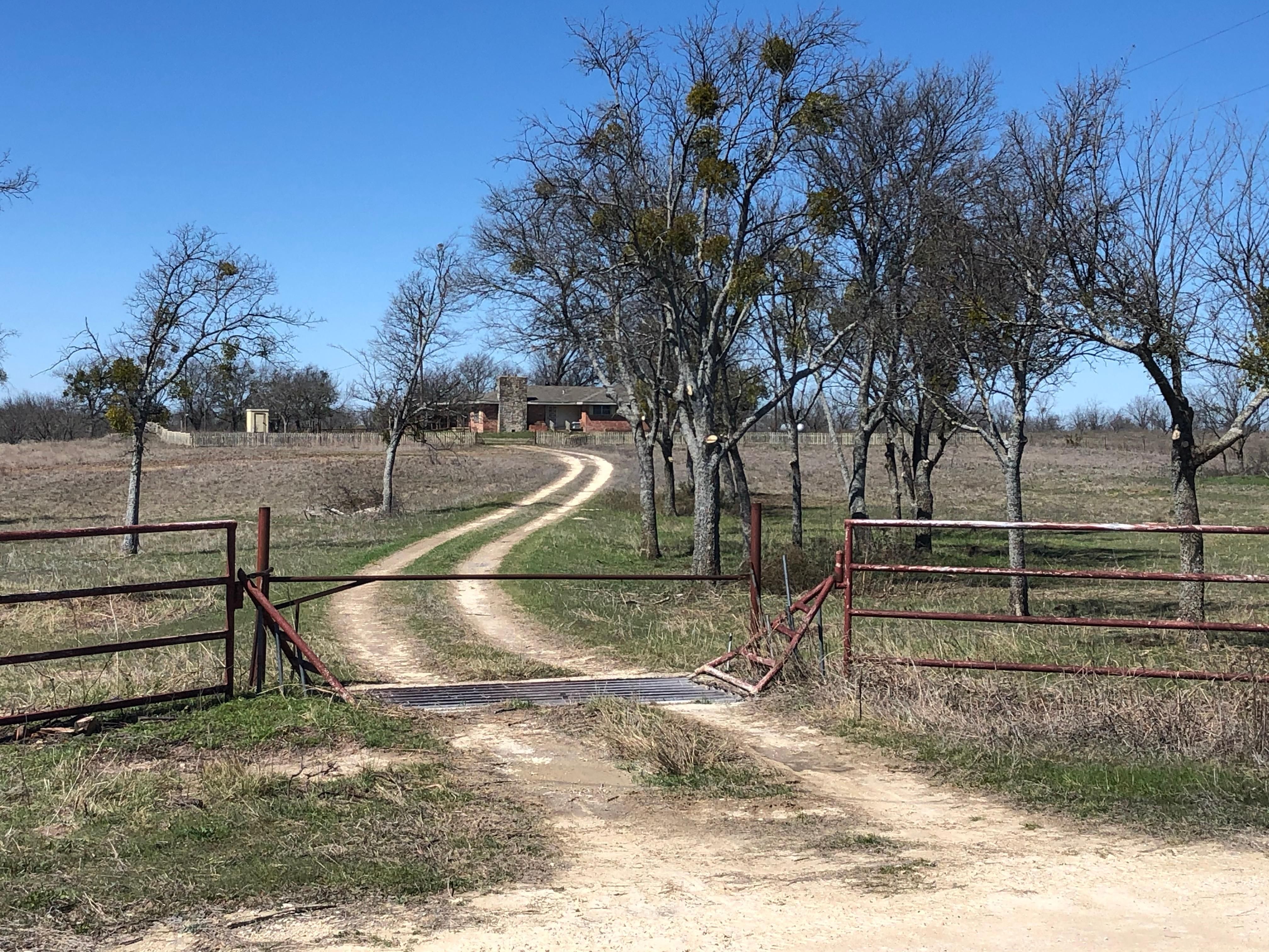 8 acres in Hamilton County, Texas