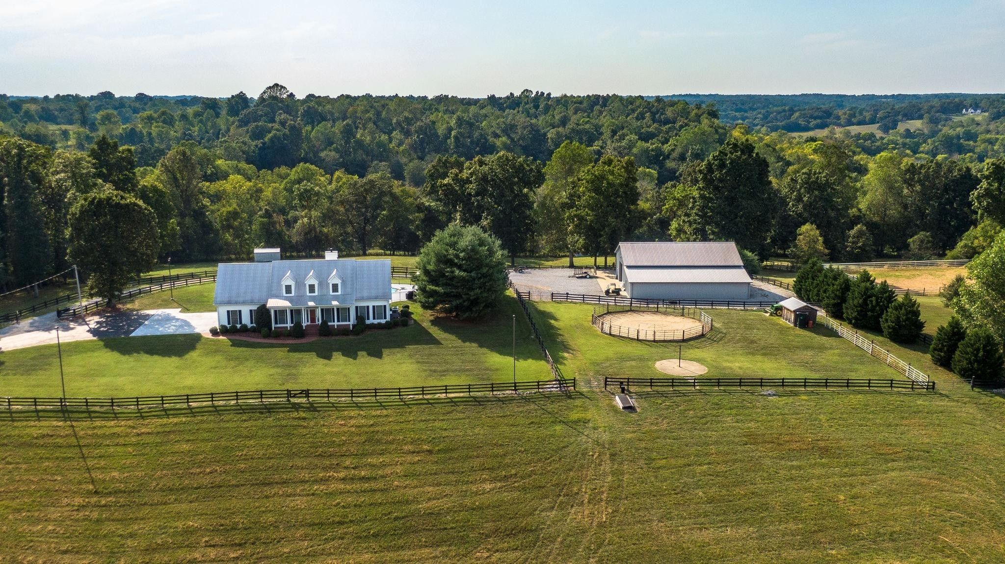 14.7 acres in Dickson County, Tennessee