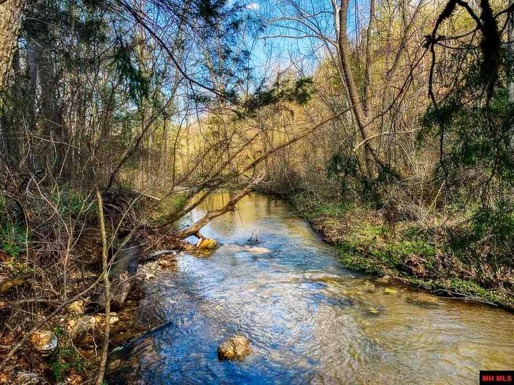 27 acres in Ozark County, Missouri