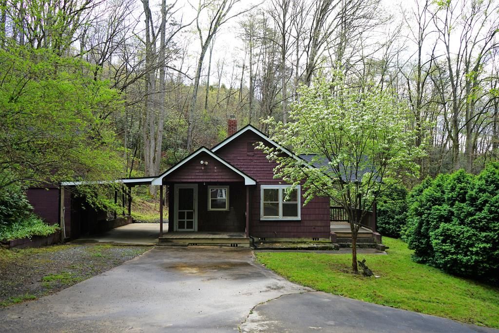 10 acres in Jackson County, North Carolina