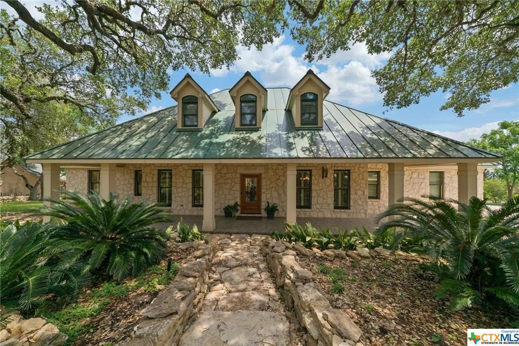 10.01 acres in Blanco County, Texas