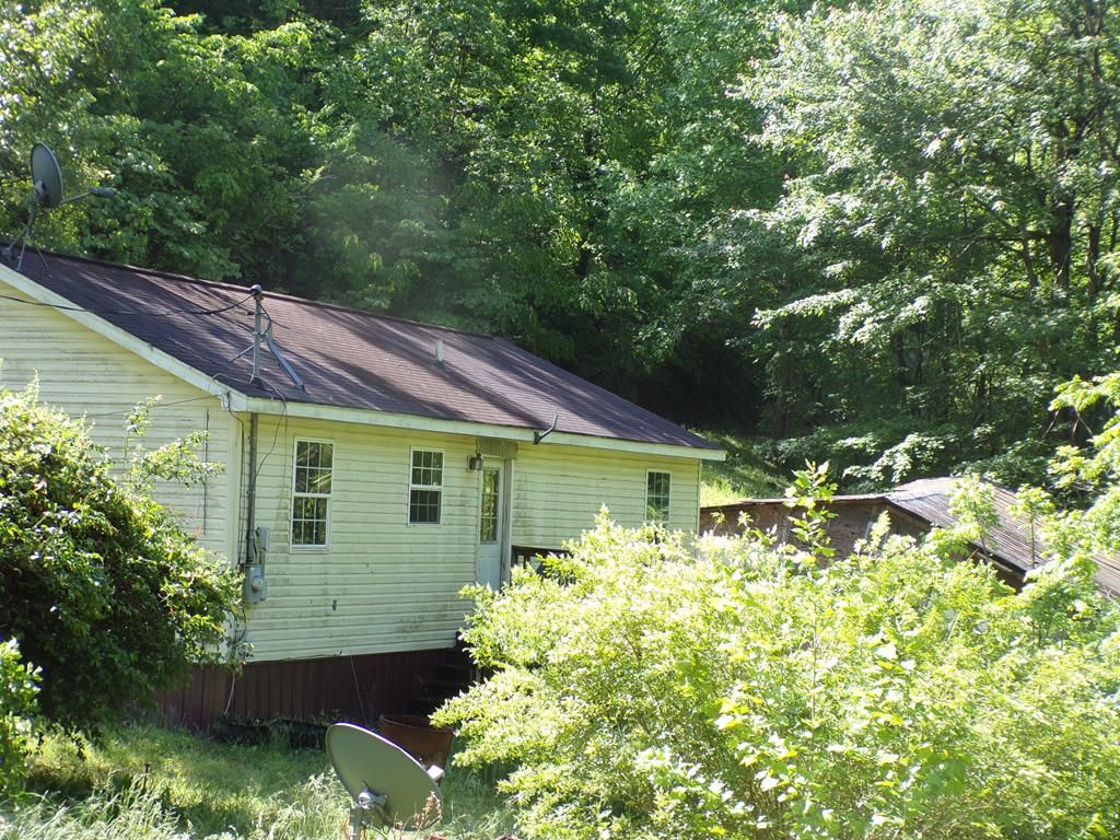 3 acres in Floyd County, Kentucky