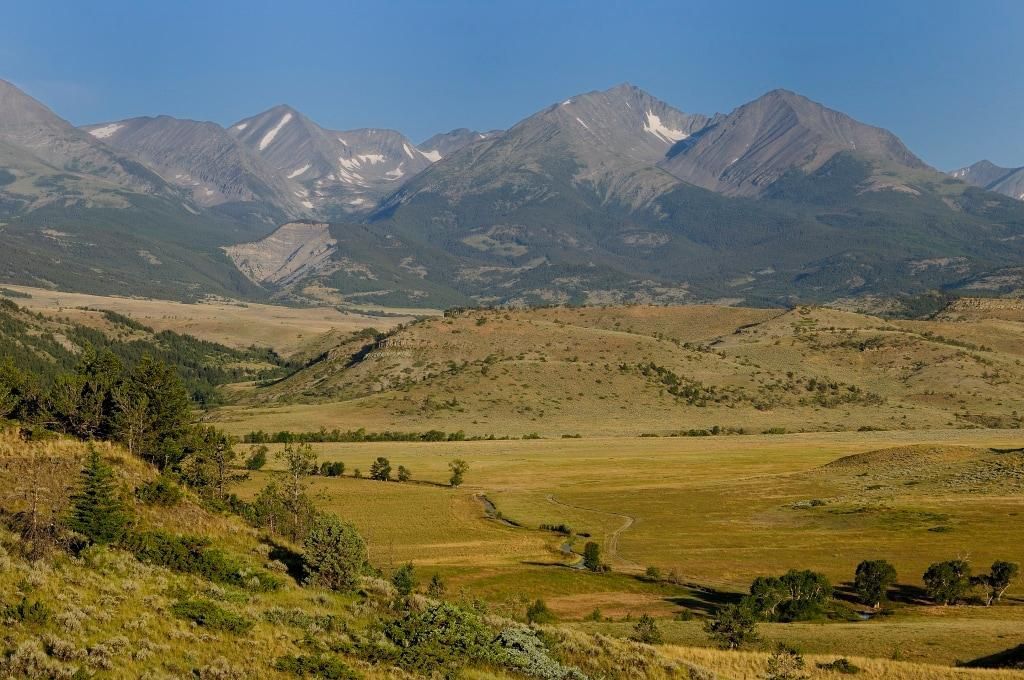 1,850 acres in Sweet Grass County, Montana