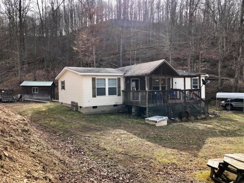 5.78 acres in Roane County, West Virginia