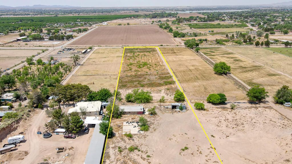 5 acres in El Paso County, Texas