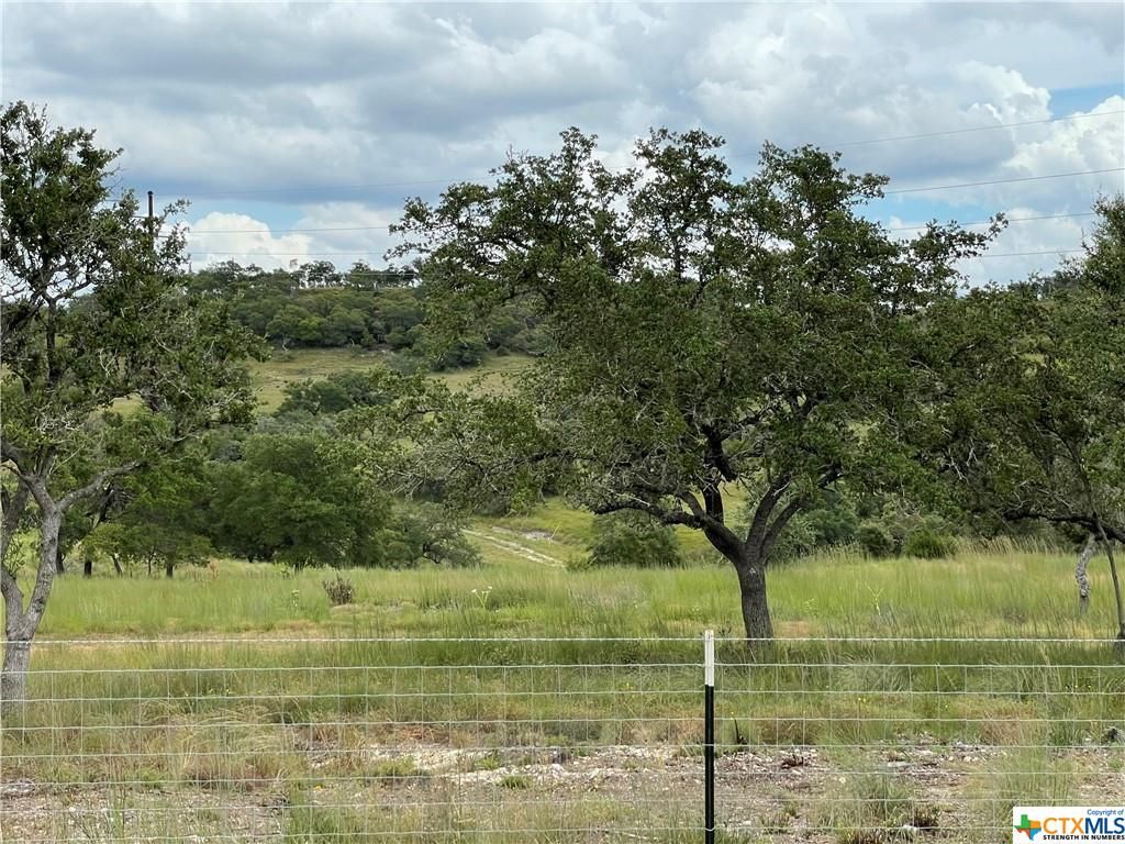 5.73 acres in Blanco County, Texas