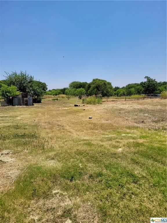 2 acres in Guadalupe County, Texas