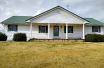 Properties Of Lynn Beasley With Midwest Real Estate In Vienna Il