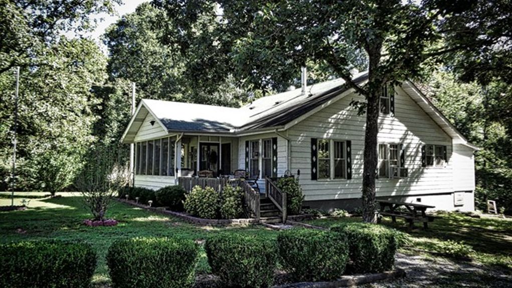 20 acres in Carroll County, Tennessee