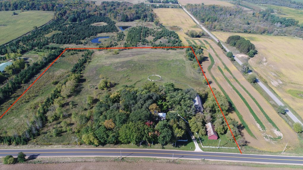 Country Home & Hobby Farm w/ Acerage for sale Waupaca County