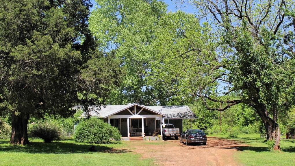 COUNTRY HOME FOR SALE ON ACREAGE, ROLLING HILLS & POND