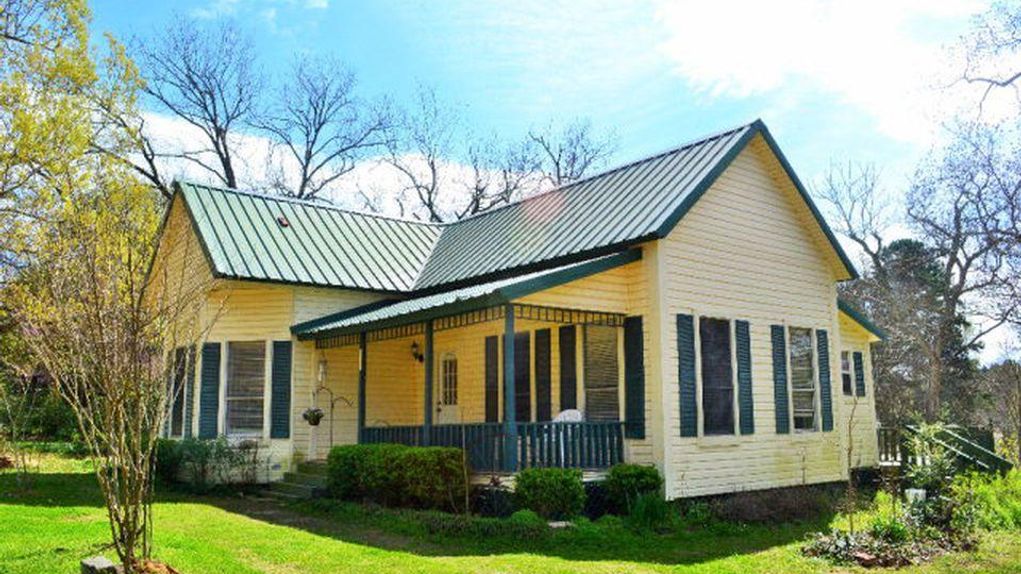 Quaint home in the Davy Crockett National Forest