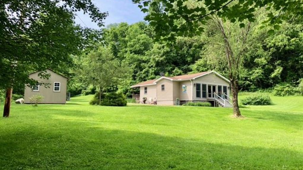 5 acres in Calhoun County, West Virginia