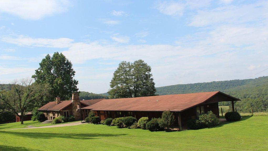 Live Water Ranch with Two SpringFed Lakes For Sale in Huntsville, AR