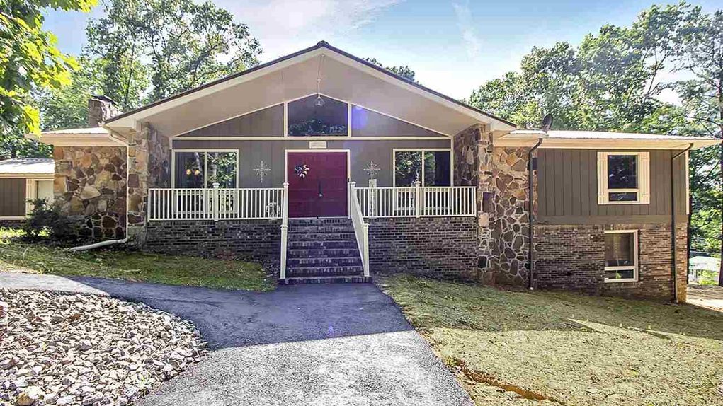 1.8 acres in Saint Clair County, Alabama