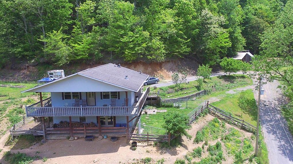 8 acres in DeKalb County, Tennessee