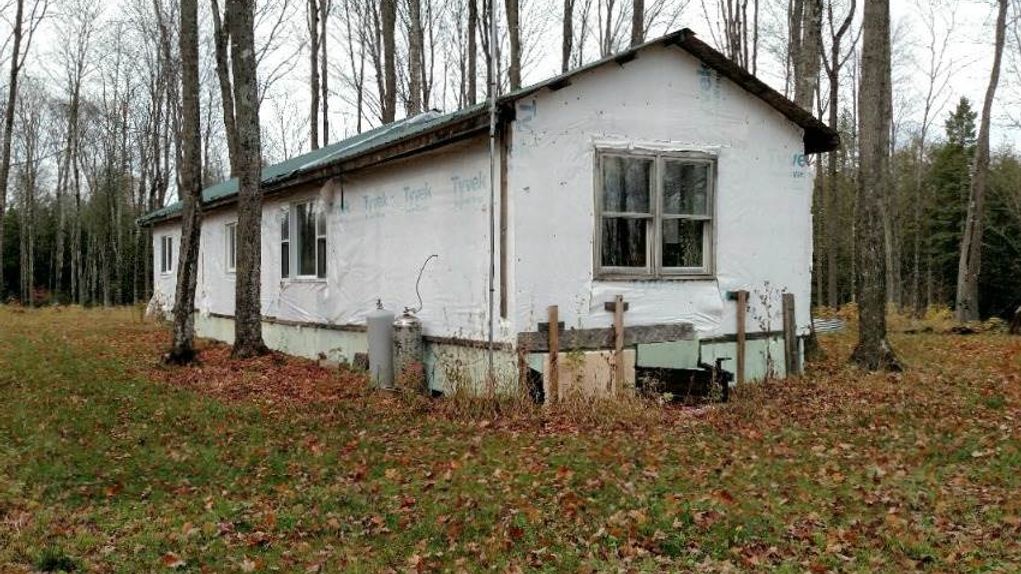 100 acres in Dickinson County, Michigan