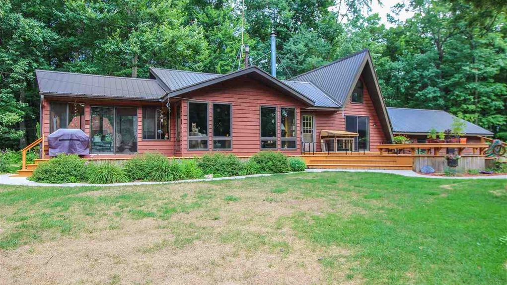 10.4 acres in Waupaca County, Wisconsin