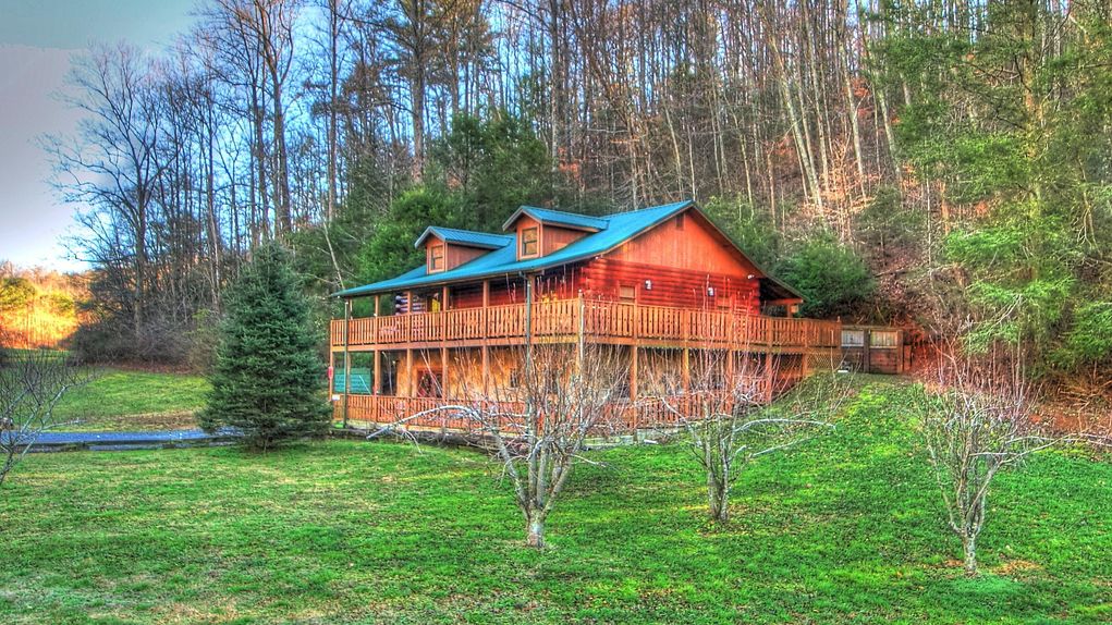 East Tennessee Log Homes for Sale