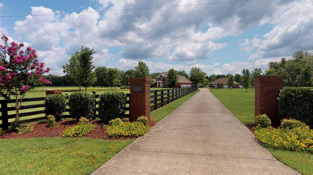 10 acres in Rutherford County, Tennessee