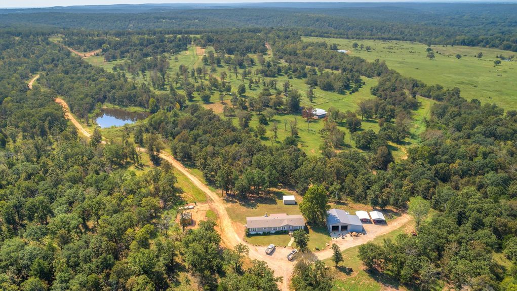 320+/ Acres 2363 D. 387 Road Dustin, OK