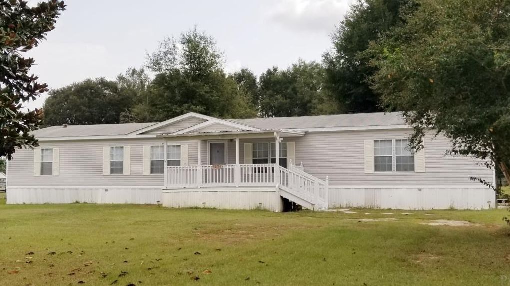 1.06 acres in Escambia County, Florida