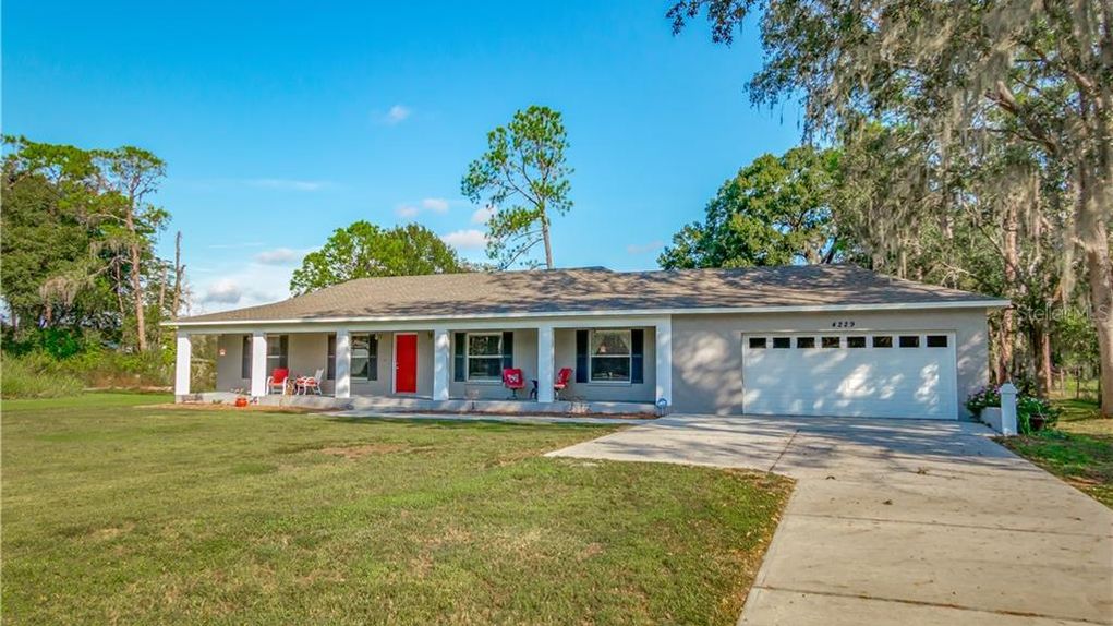 1.37 acres in Polk County, Florida