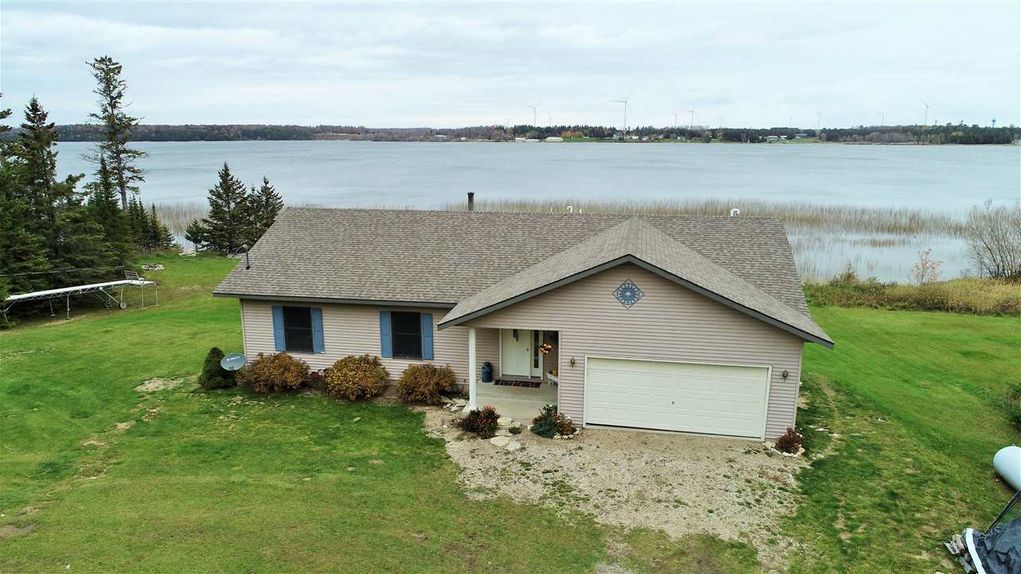 6.1 acres in Delta County, Michigan