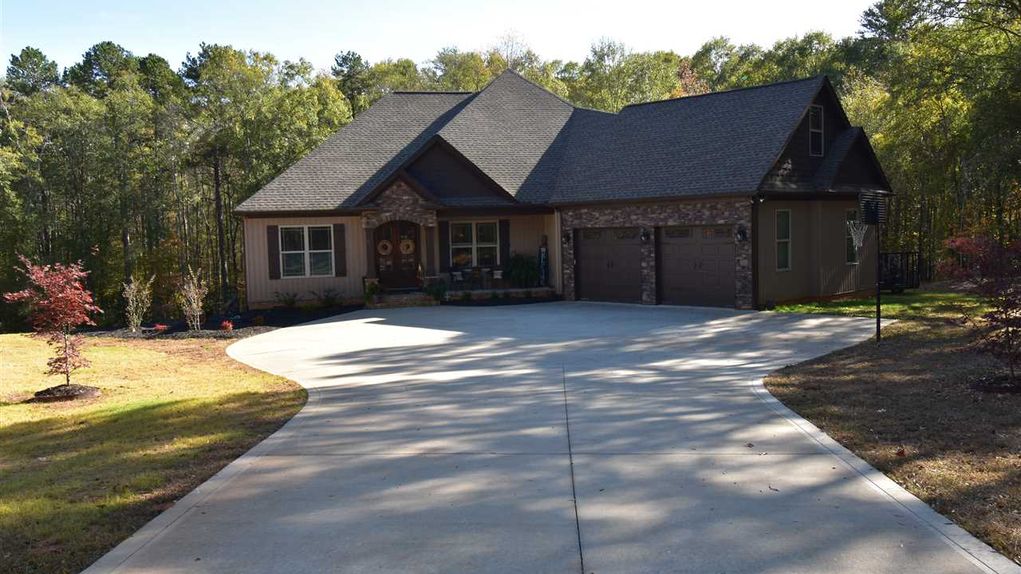 5.7 acres in Spartanburg County, South Carolina