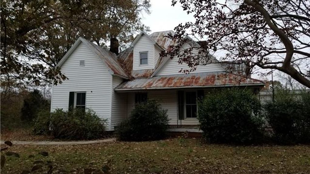 5.69 acres in Iredell County, North Carolina