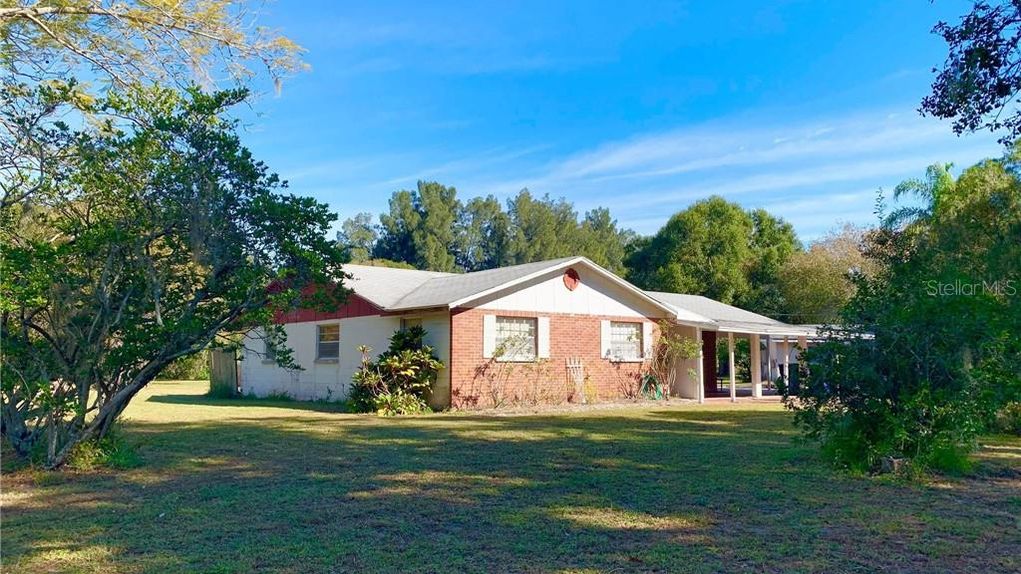 2.5 acres in Manatee County, Florida