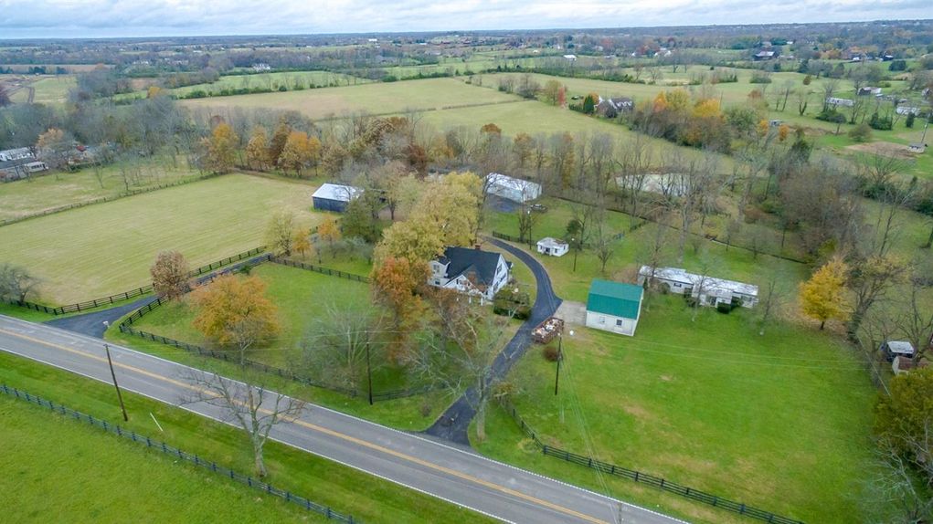 House, Out Buildings & 30 Acres