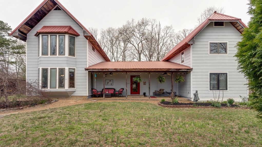 Beautiful 4 BR house in Hohenwald