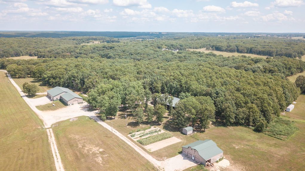 Dent County Estate on 45 Acres