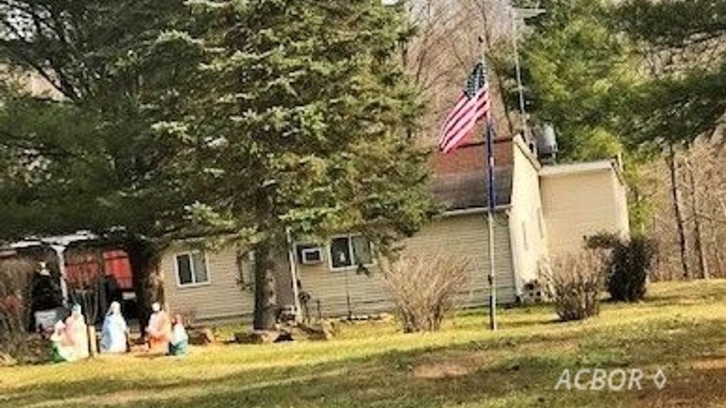 11 acres in Vinton County, Ohio