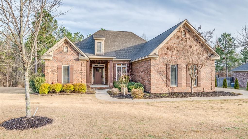 0.95 acres in Elmore County, Alabama