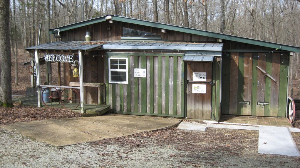 Tiny house cabin,TN, 5.89 Ac. Unrestricted land.