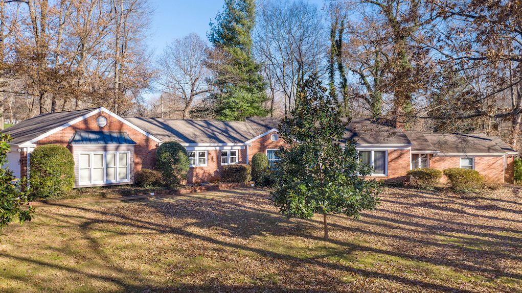 1.89 acres in Robertson County, Tennessee