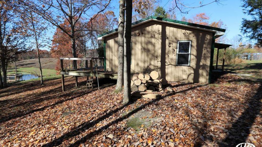 Secluded Cabin With Pond In Northern Kentucky